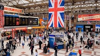 A Walk Through The London Victoria Station London England [upl. by Maitland30]